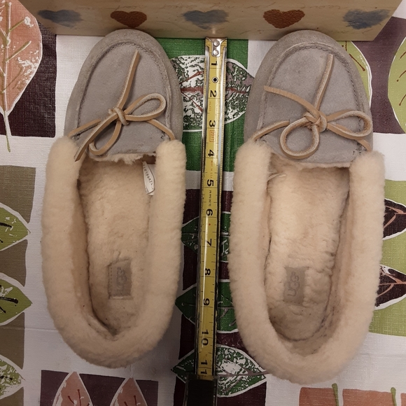 RARE Genuine Ugg Solana Moccasin Size 8M - Picture 7 of 12
